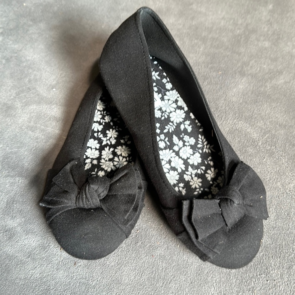 Ballet flats by American eagle youth size 2 1/2